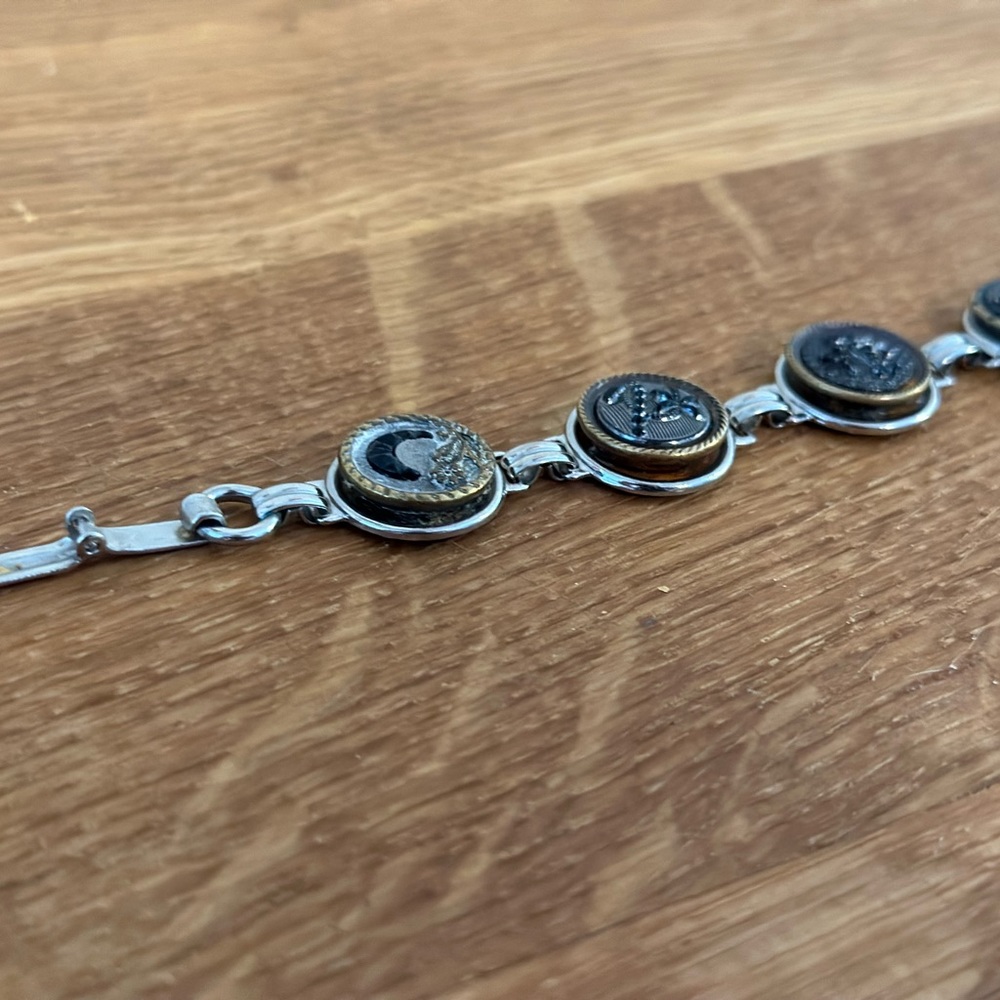 French Antique Button bracelet - Picture 3 of 7